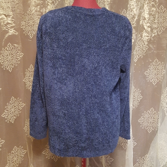 Sweatshirt - Picture 2 of 4